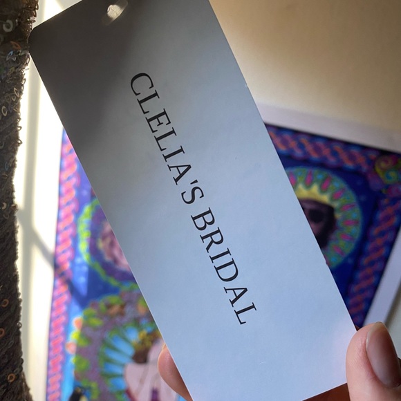 ✨GOLD PROM DRESS✨ - Picture 9 of 10